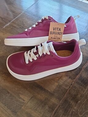 Plakton Size EU 37 VITA Burgundy Low-Top Sneakers with White Sole NEW